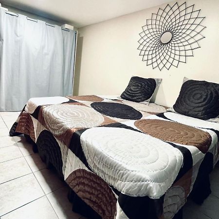 Вилла Chez Eric Et Marine Robion en Luberon Экстерьер фото