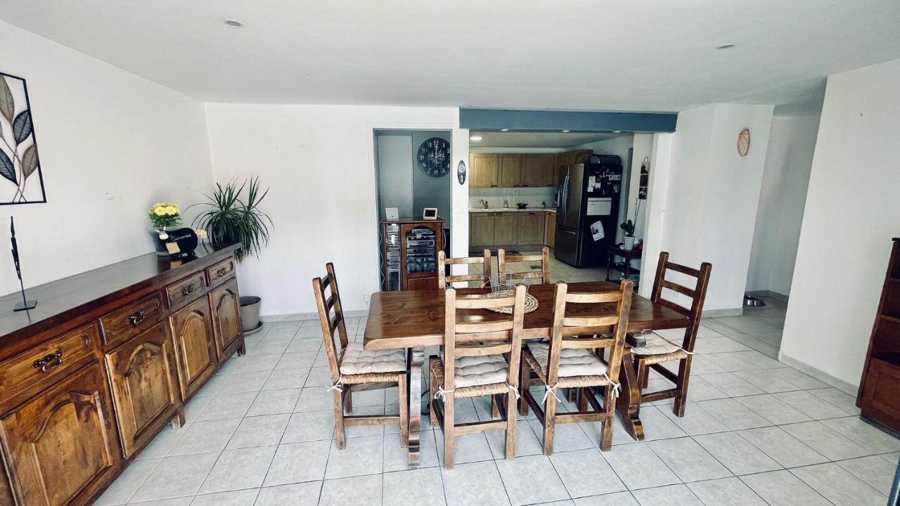 Вилла Chez Eric Et Marine Robion en Luberon Экстерьер фото