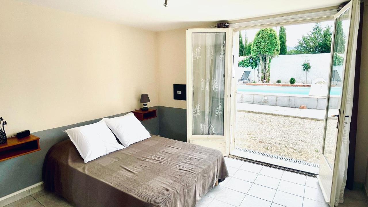 Вилла Chez Eric Et Marine Robion en Luberon Экстерьер фото