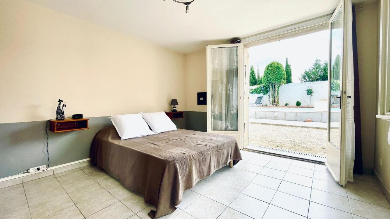 Вилла Chez Eric Et Marine Robion en Luberon Экстерьер фото