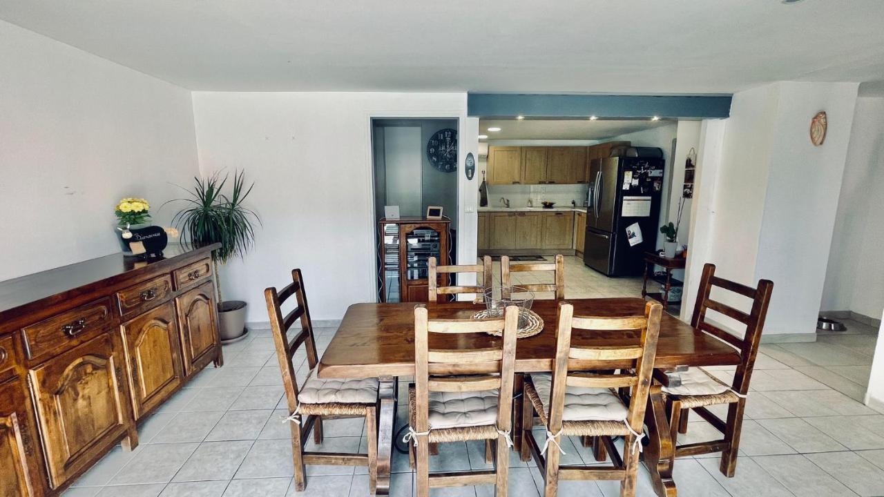Вилла Chez Eric Et Marine Robion en Luberon Экстерьер фото
