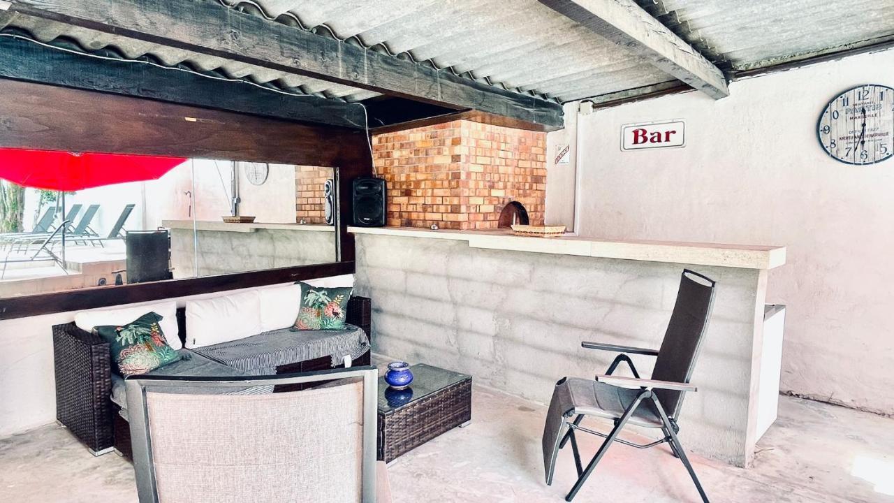 Вилла Chez Eric Et Marine Robion en Luberon Экстерьер фото