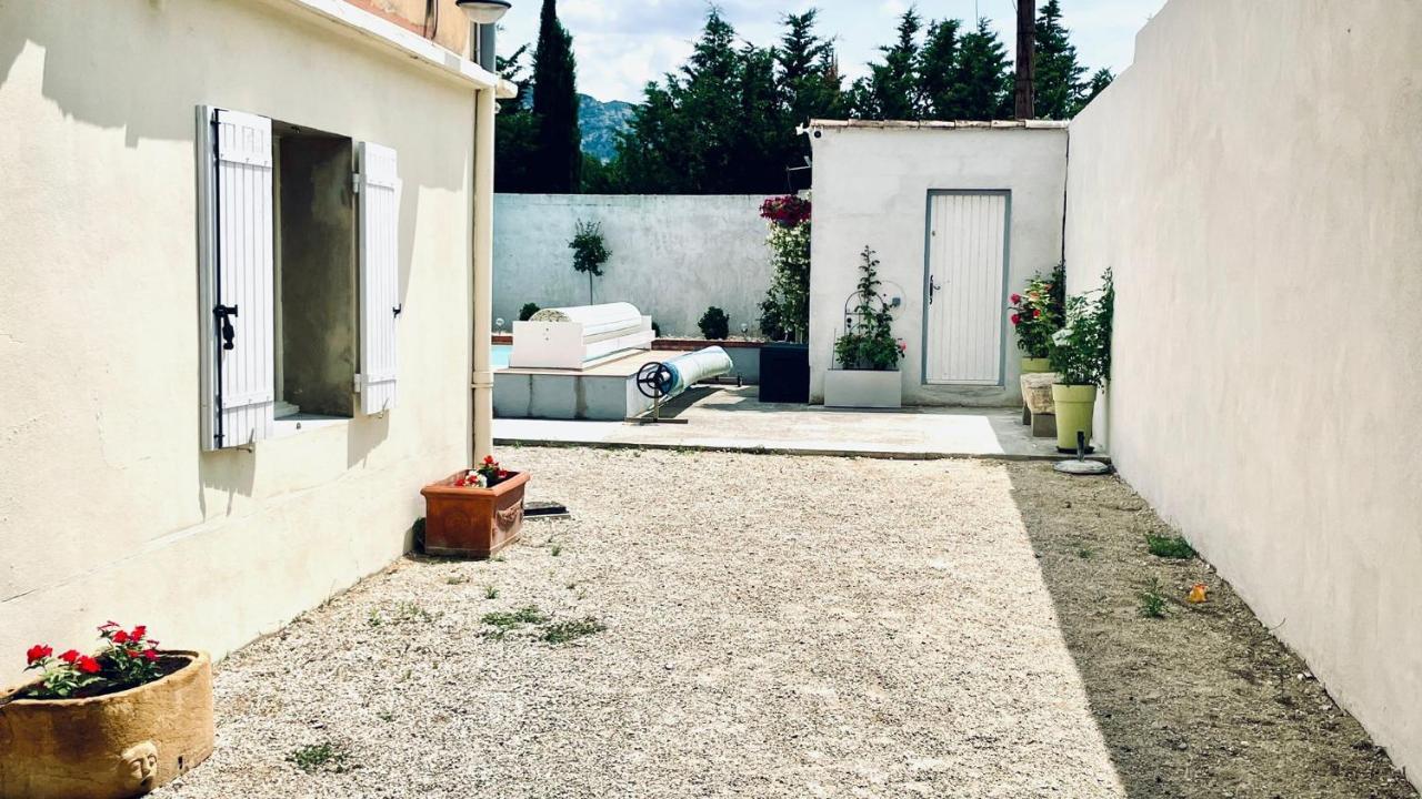 Вилла Chez Eric Et Marine Robion en Luberon Экстерьер фото